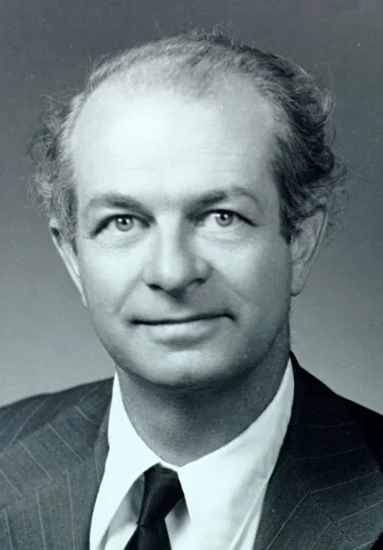 1901 – Linus Pauling Born