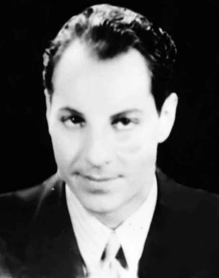 1901 – Marx Brothers Comedian Zeppo Marx Born