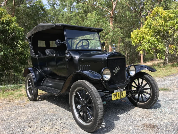 1908 – Ford Model T automobiles are offered for sale at a price of US$825