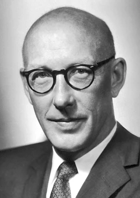 1909 – Edward Lawrie Tatum Born