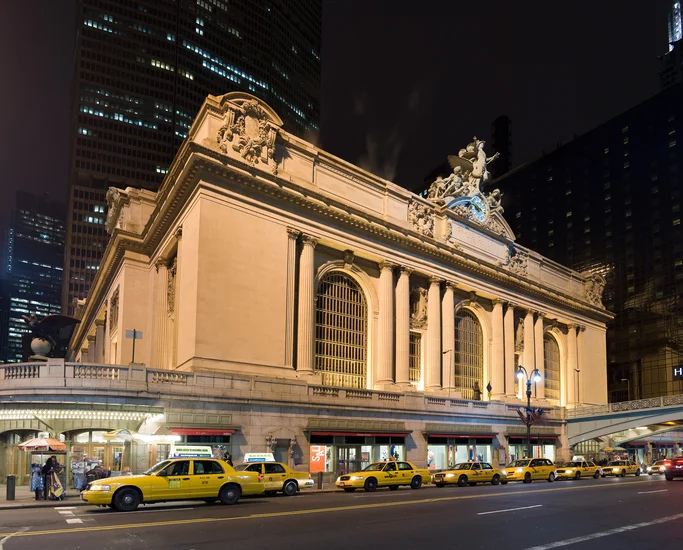 1913 – Grand Central Terminal Opens