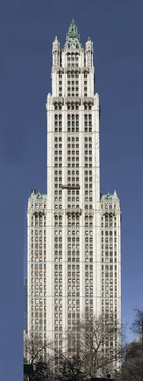 1913 – Woolworth Building Opens in New York