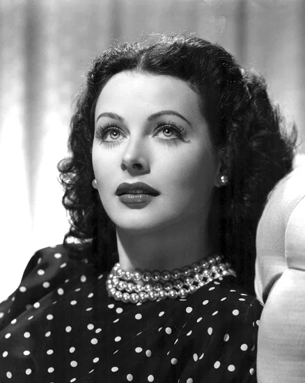 1914 – Hedy Lamarr Born