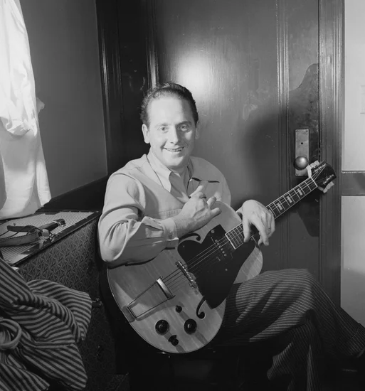 1915 – Les Paul Born