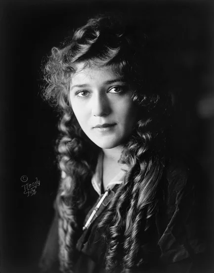 1916 – Mary Pickford