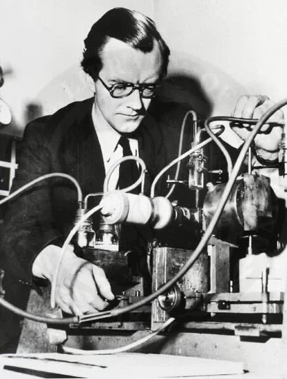 1916 – Maurice Wilkins Born, Nobel Prize-Winning Physicist