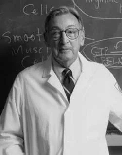 1916 – Robert Furchgott Born