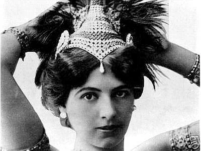 1917 – Mata Hari Executed