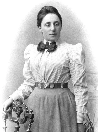 1918 – Noether