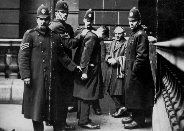 1919 – Glasgow Workers Battle for Shorter Hours