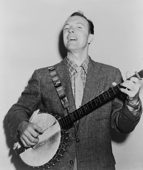 1919 – Pete Seeger, American Folk Singer and Activist