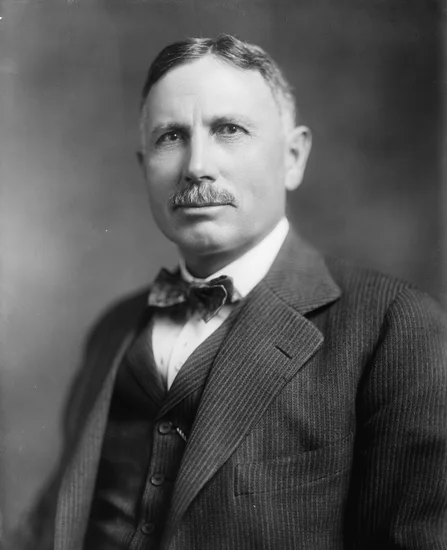 1922 – Teapot Dome Scandal Investigation Begins