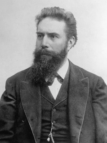 1923 – Wilhelm Röntgen Dies