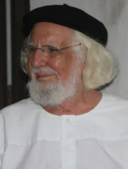 1925 – Ernesto Cardenal Born