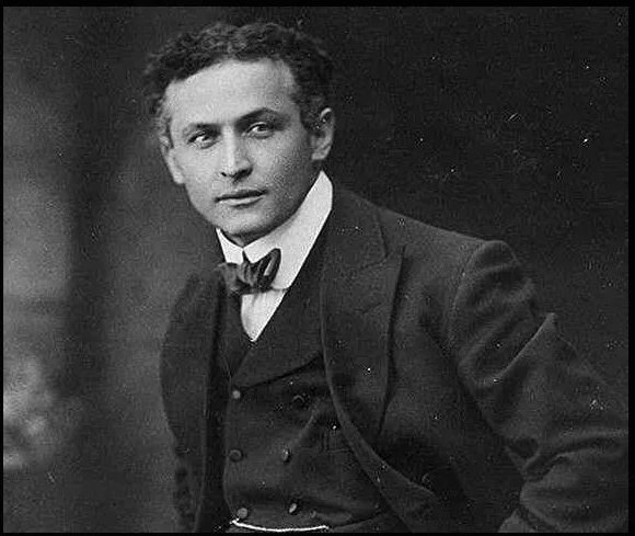 1926 – Houdini