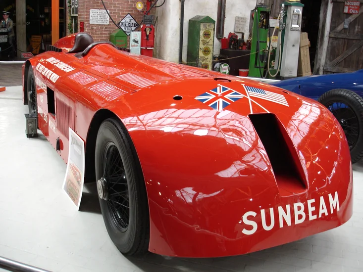 1927 – Sunbeam 1000hp Breaks Land Speed Record