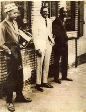 1928 – Clarence 13X Born