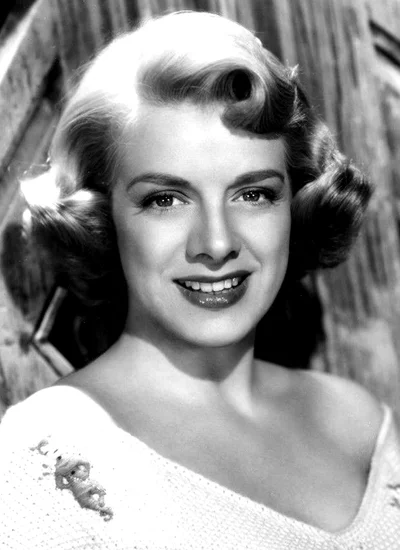 1928 – Rosemary Clooney, Legendary Singer