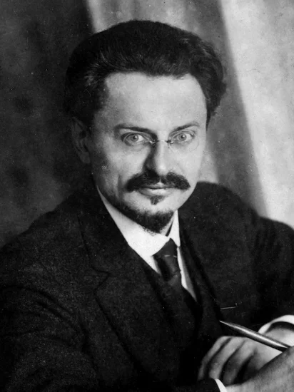 1928 – Trotsky Faces Siberian Exile