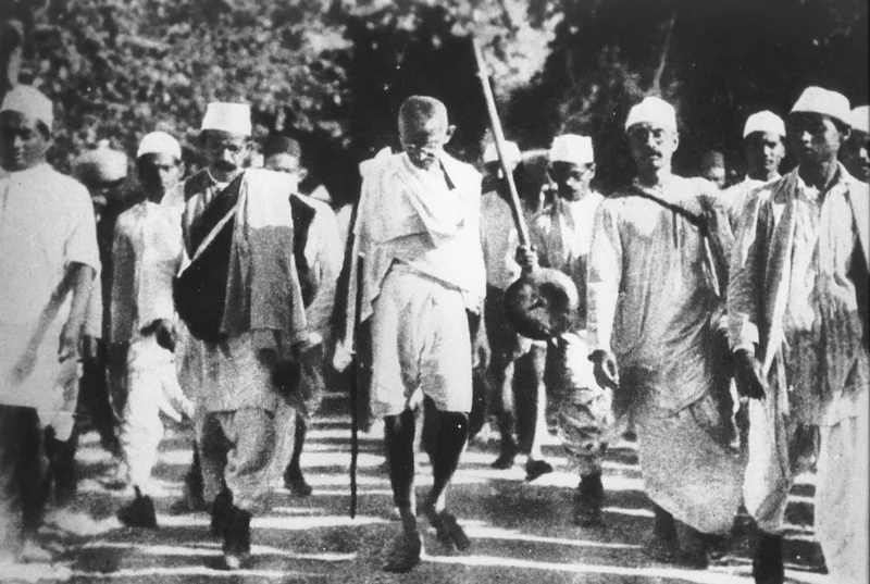 1930 – Gandhi Concludes Salt March