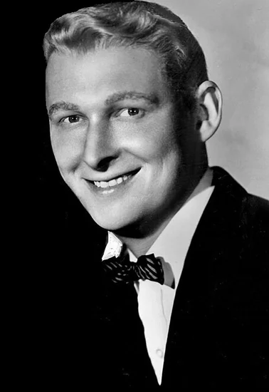 1931 – Mike Nichols Born