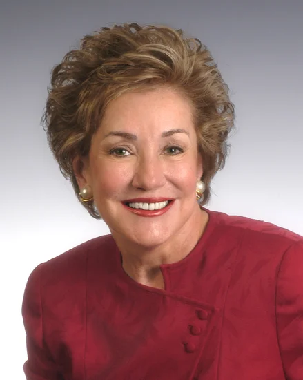 1932 – Elizabeth Dole Born