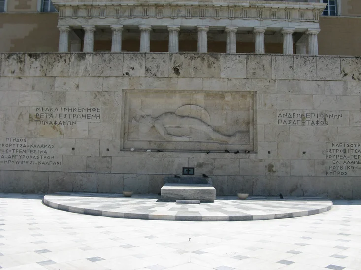1932 – Tomb of Unknown Soldier Unveiled