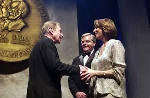 1933 – Ray Dolby Born