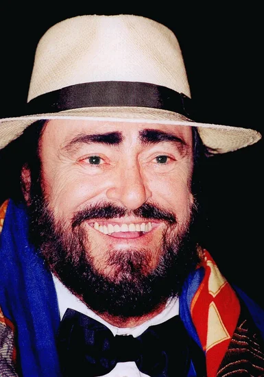 1935 – Luciano Pavarotti Born in Italy