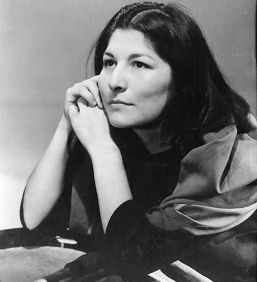1935 – Mercedes Sosa Born