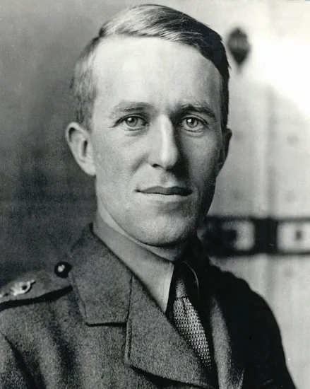 1935 – T.E. Lawrence Dies
