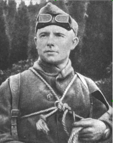 1935 – Yevgeniy Abalakov Conquers Soviet Peak