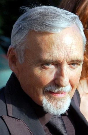 1936 – Dennis Hopper Born