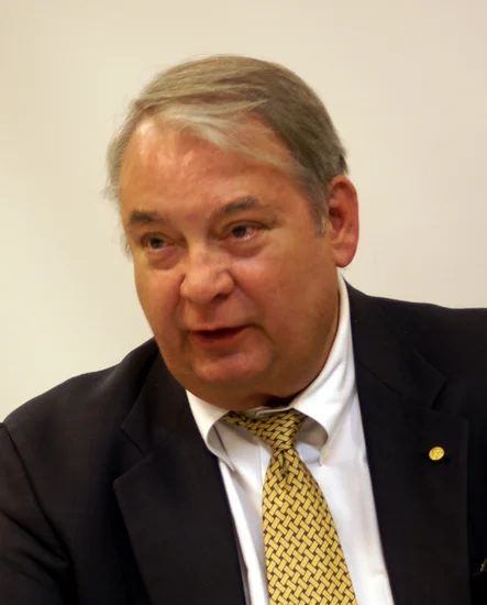1936 – Ferid Murad Born