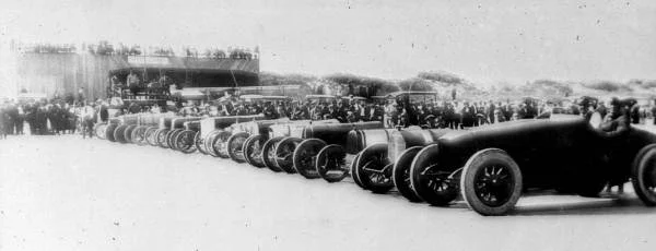 1936 – First Daytona Stock Car Race