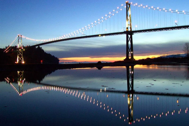 1938 – Lions Gate Bridge Opens