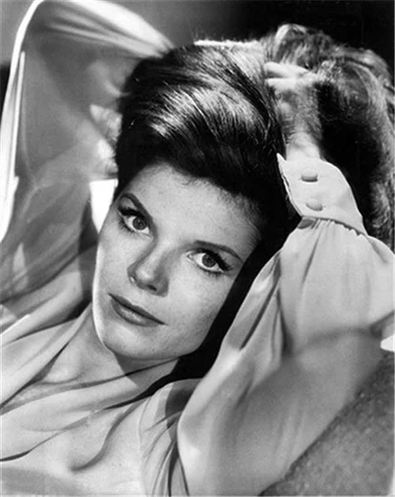 1939 – Samantha Eggar Born