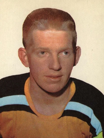 1940 – Pat Stapleton Born in Canada