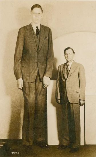 1940 – Robert Wadlow Dies