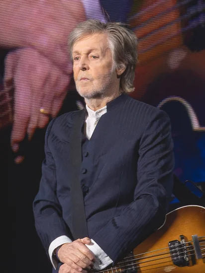 1942 – Paul McCartney, Legendary Musician