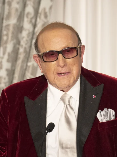 1943 – Clive Davis Born