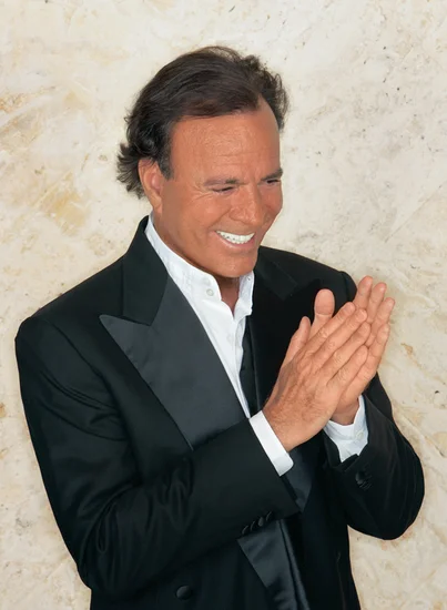 1943 – Julio Iglesias Born
