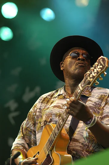 1943 – Taj Mahal Born