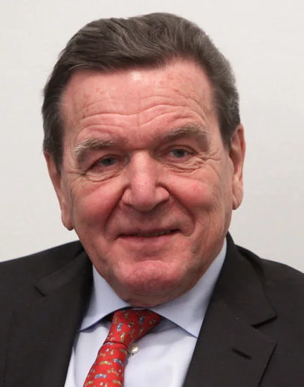 1944 – Gerhard Schröder Born