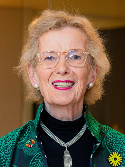 1944 – Mary Robinson Born