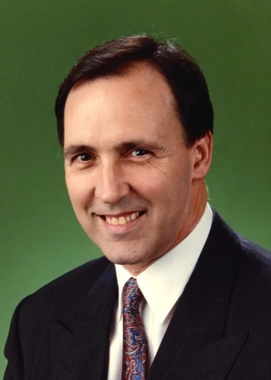 1944 – Paul Keating Born