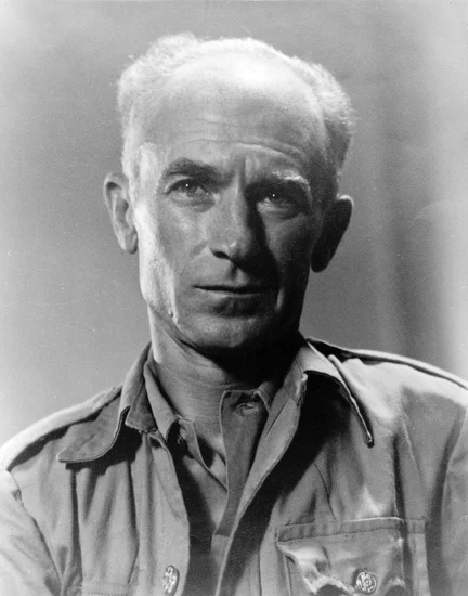 1945 – Ernie Pyle dies