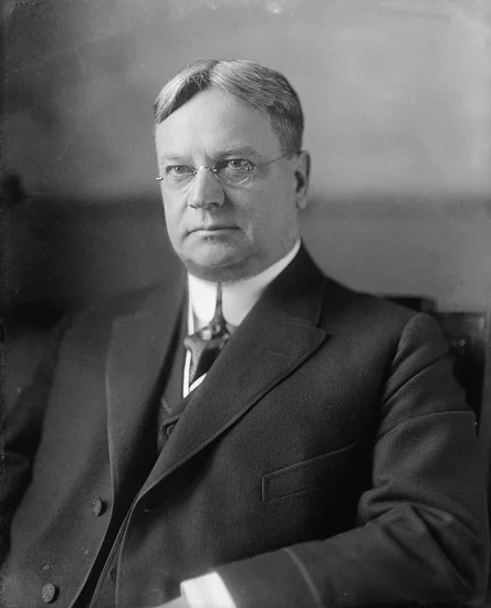 1945 – Hiram Johnson Dies
