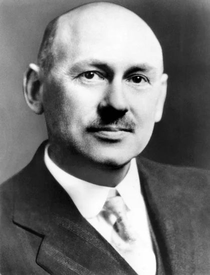 1945 – Robert H. Goddard Dies