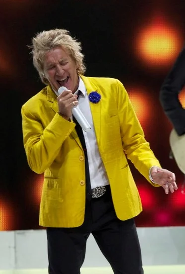 1945 – Rod Stewart Born